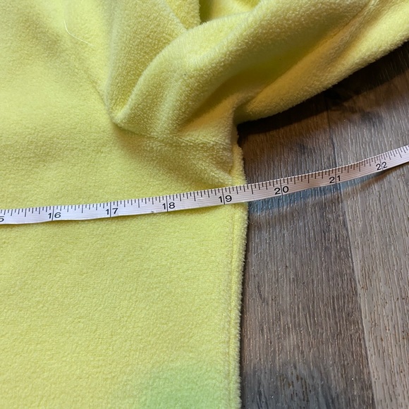Talbots Spring Green Fleece Sweater Size Medium - Picture 5 of 6